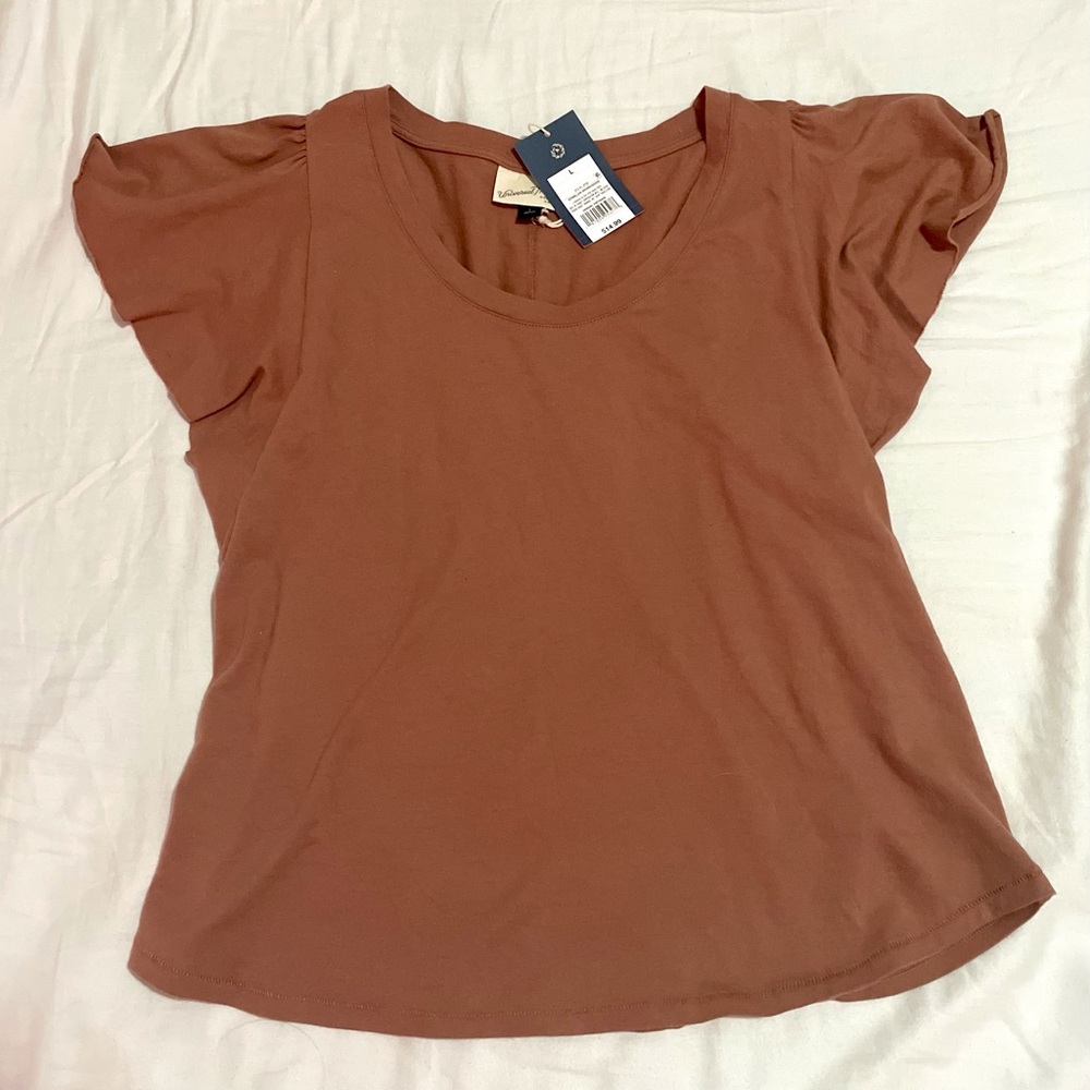 NWT Top w/ Short Ruffled Sleeves